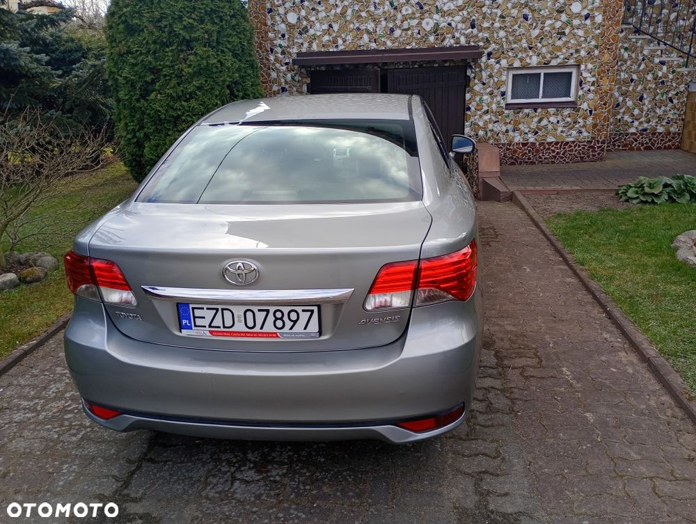 Toyota Avensis - 5