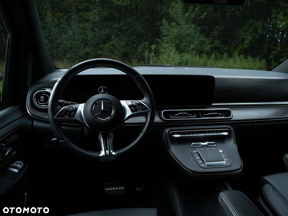 Mercedes-Benz Klasa V - 16