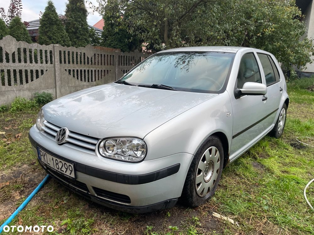 Volkswagen Golf - 1