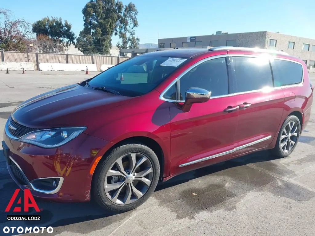 Chrysler Pacifica - 4