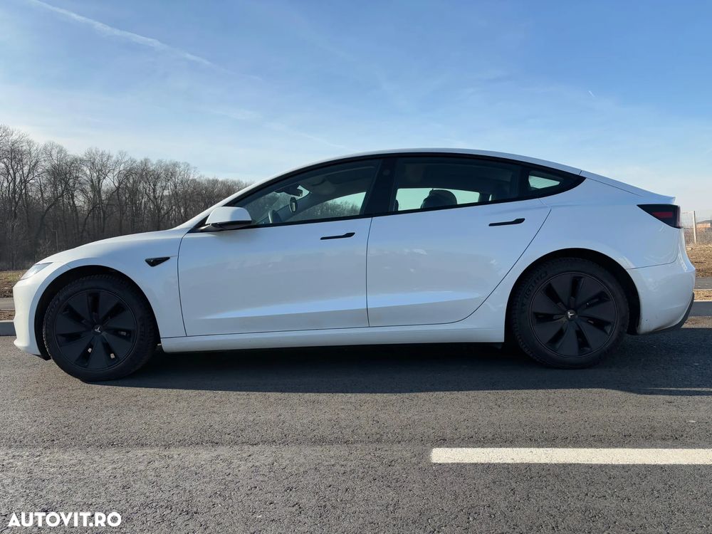 Tesla Model 3 - 6