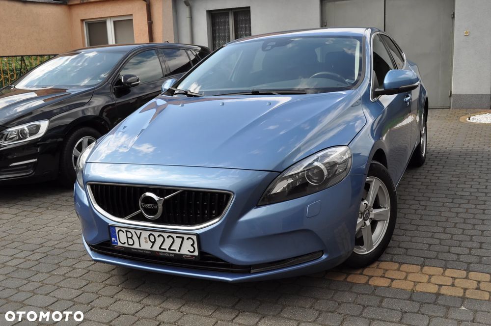 Volvo V40 T2 Momentum - 2