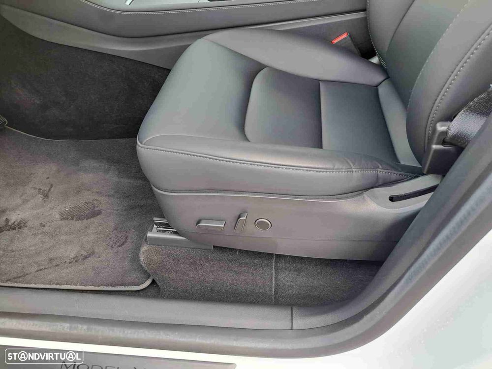 Tesla Model Y RWD - 7