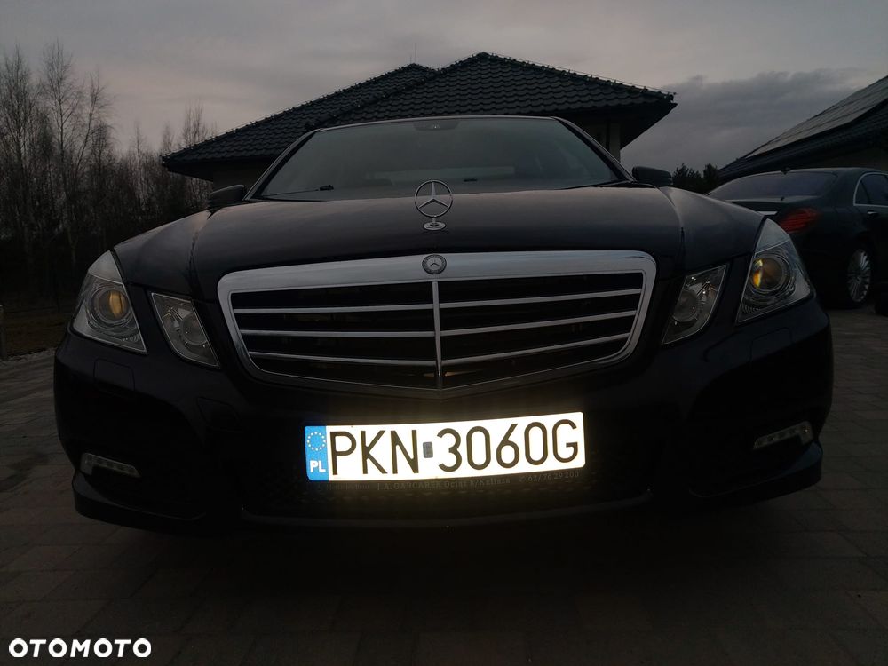 Mercedes-Benz Klasa E 300 CDI DPF BlueEFFICIENCY 7G-TRONIC Avantgarde - 7