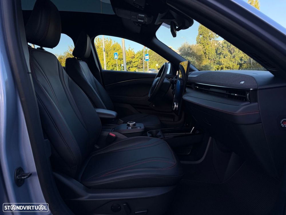 Ford Mustang Mach-E 75.7 kWh Premium AWD - 50