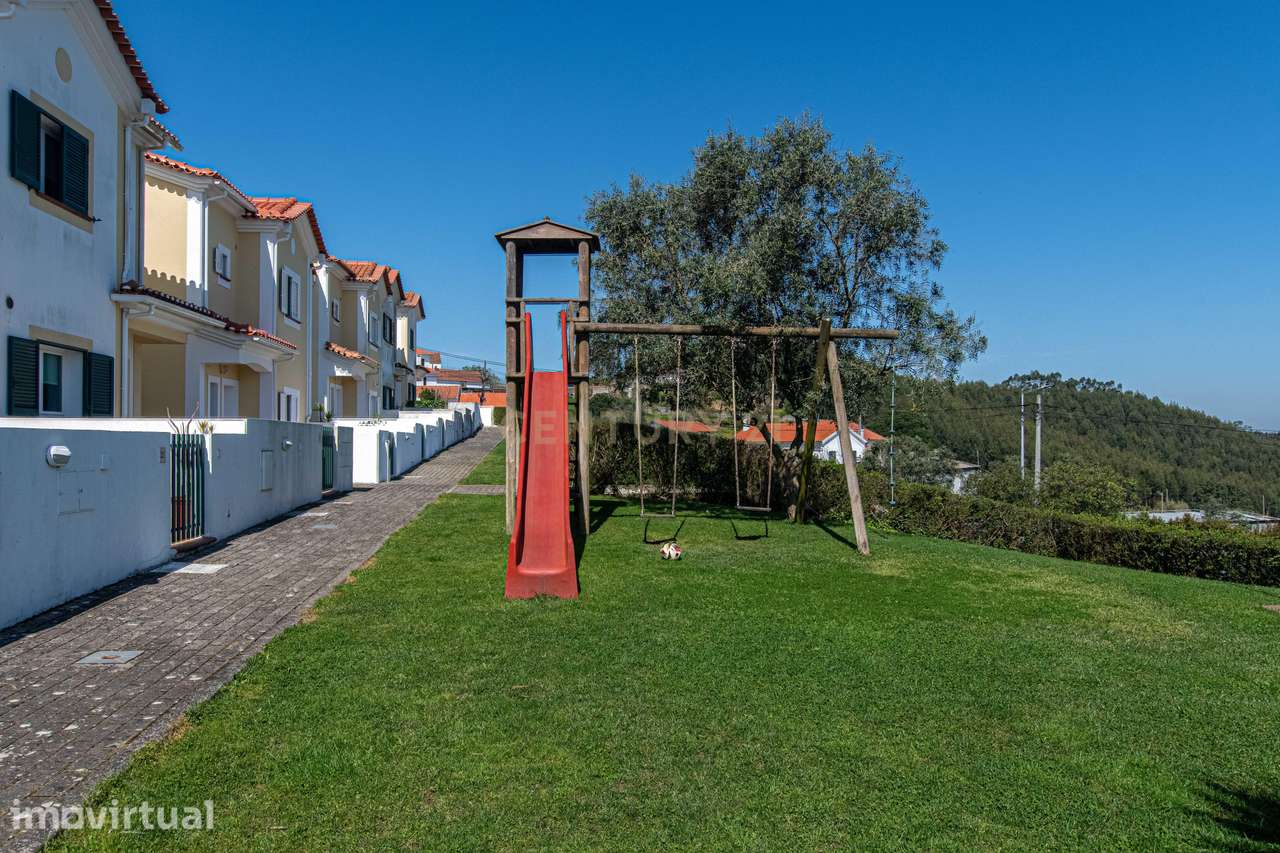 Moradia T4 em Condomínio Privado | Exclusividade, Conforto e Qualidade - Grande imagem: 3/60