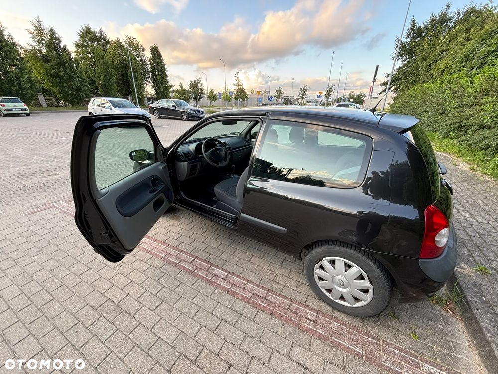 Renault Clio - 24