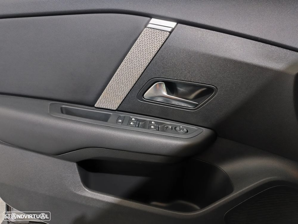 Citroën e-C4 50 kWh Feel - 11