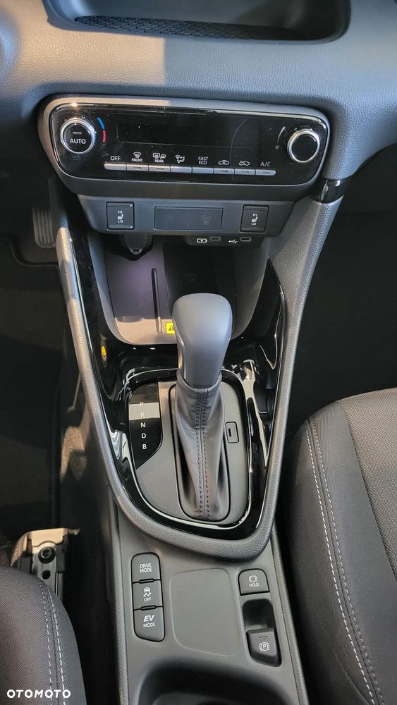 Toyota Yaris Hybrid 1.5 Style - 9