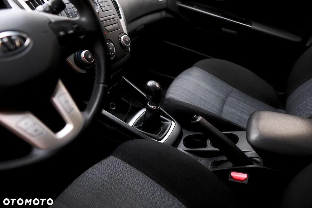 Kia Ceed 1.6 GDI Business Line - 17