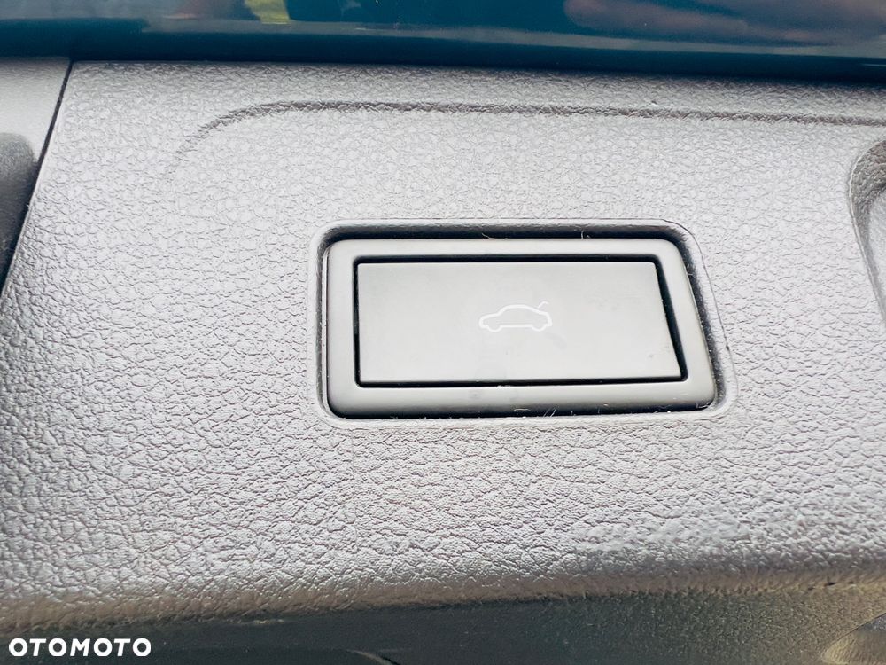 Volkswagen Passat Variant 2.0 TDI Business DSG - 20