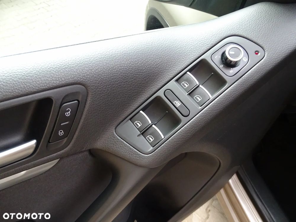 Volkswagen Tiguan 2.0 TDI DPF BlueMotion Technology Sport & Style - 36