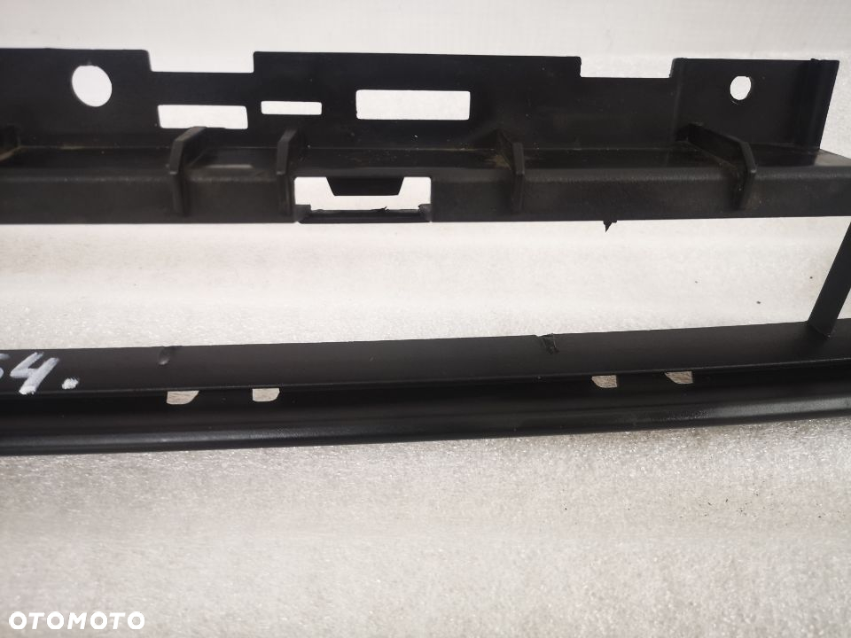 AUDI A4 B9 S-LINE 15- KRATKA ŚRODKOWA ZDERZAKA PRZEDNIEGO NR 8W0807683A NR AUKCJI NK564 - 3