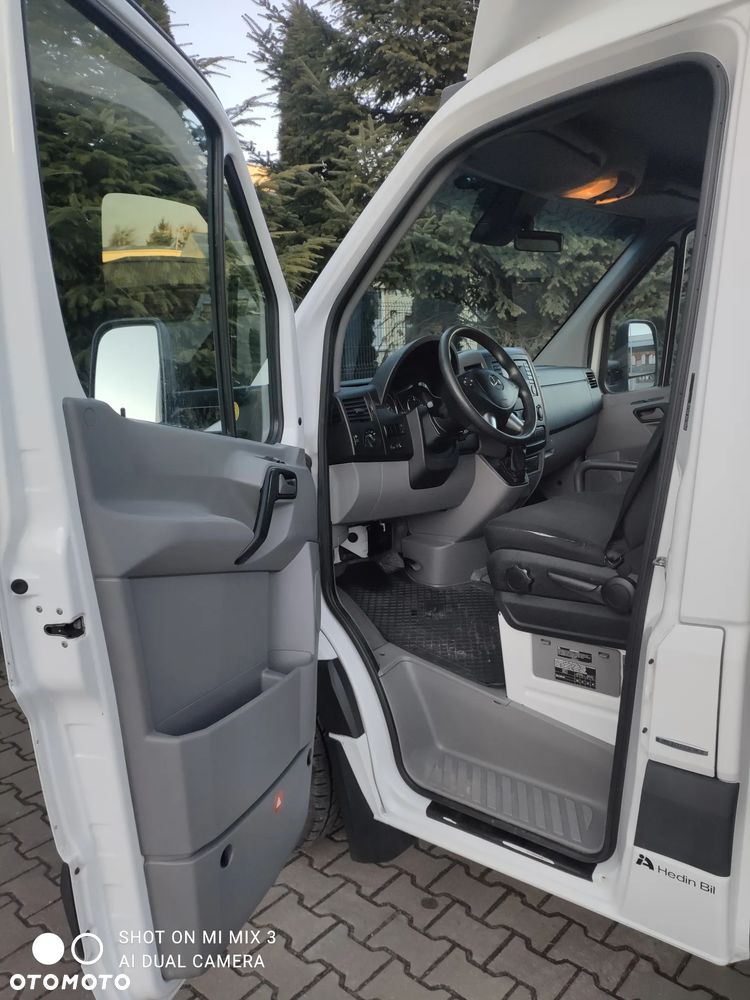 Mercedes-Benz Sprinter 319 - 17