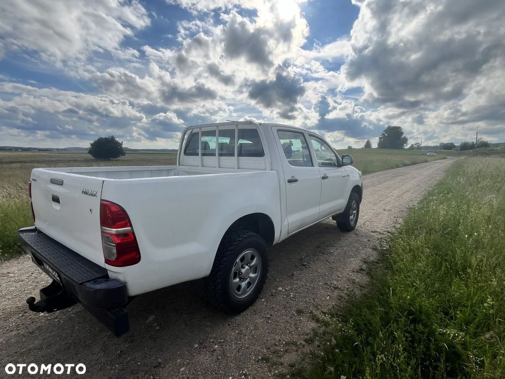 Toyota Hilux 2.5 D-4D DLX - 8
