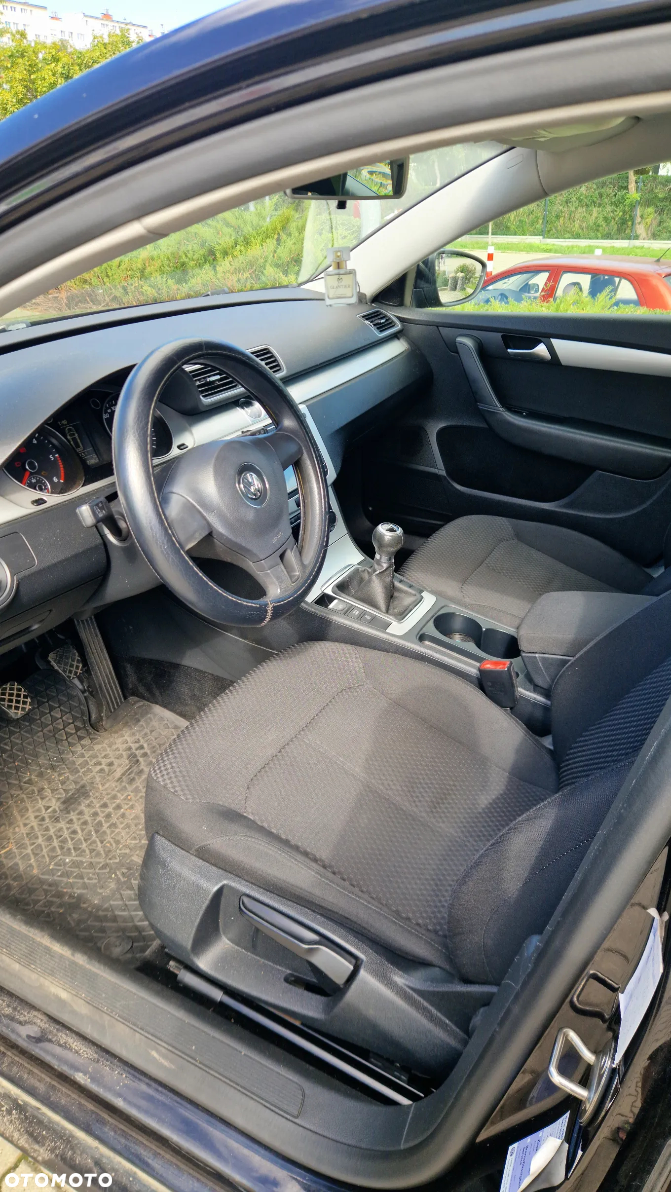 Volkswagen Passat - 13