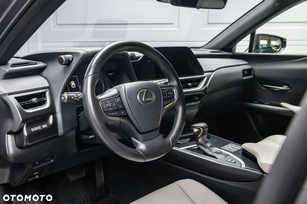 Lexus UX 250h F SPORT - 5