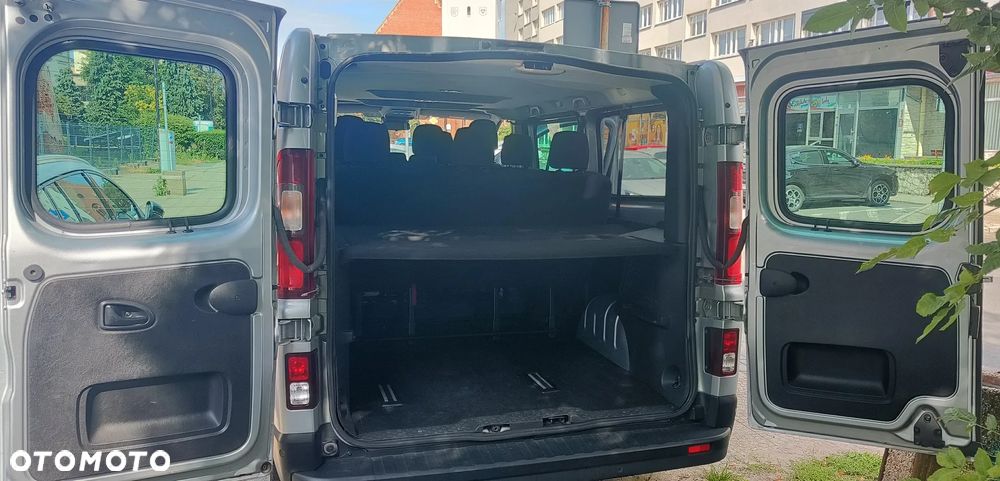 Renault Trafic 2.0 dCi - 11