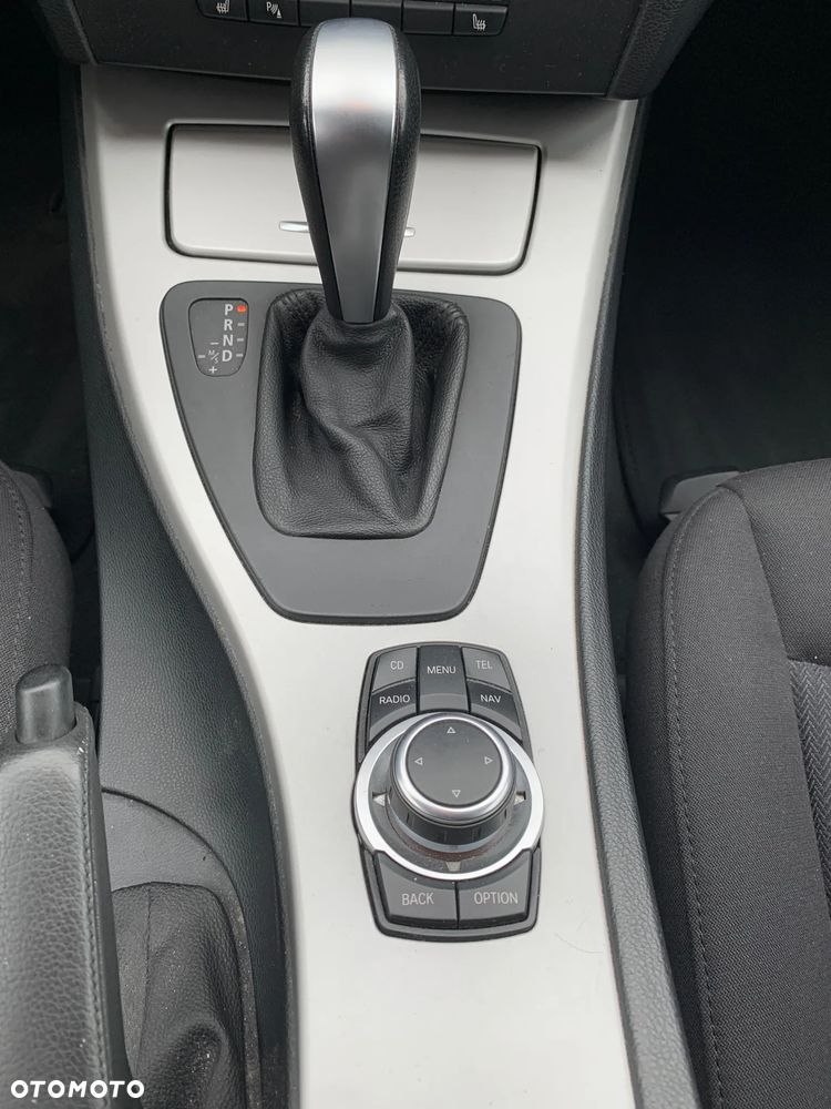 BMW Seria 3 318i - 26