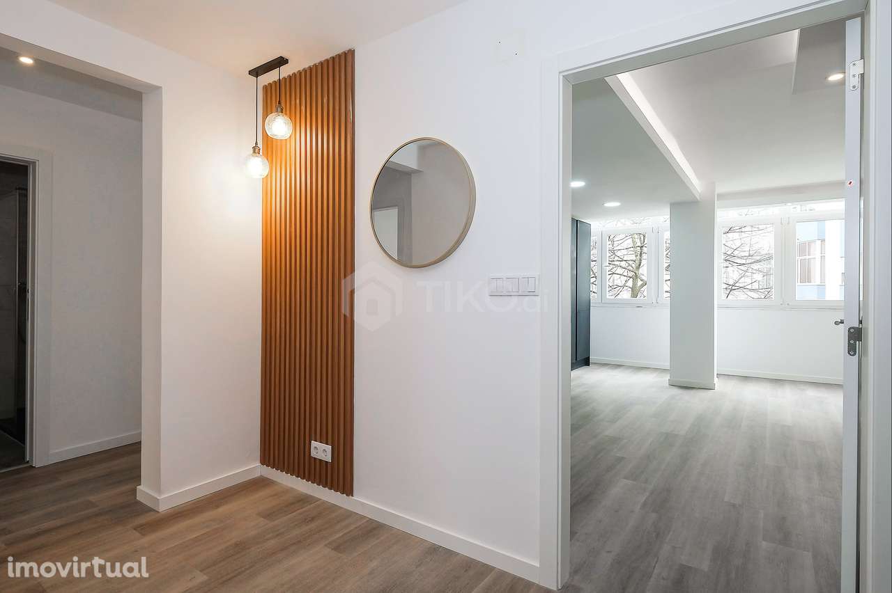 APARTAMENTO T3  NA AMORA – 100 m²  COMPLETAMENTE RENOVADO - Grande imagem: 2/28