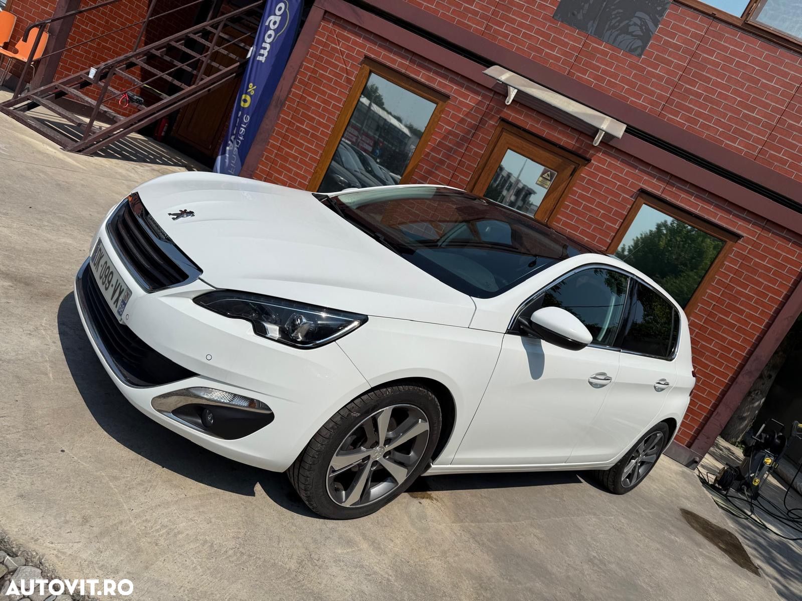 Peugeot 308 - 1