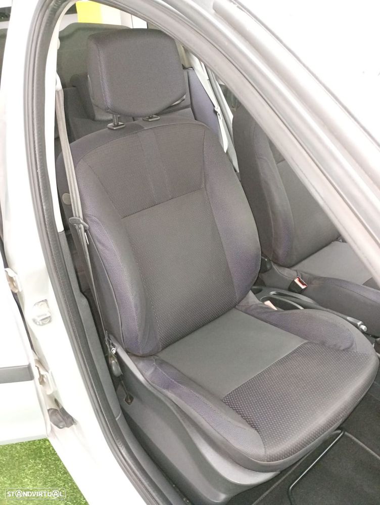 Renault Clio 1.2 16V Dynamique - 23
