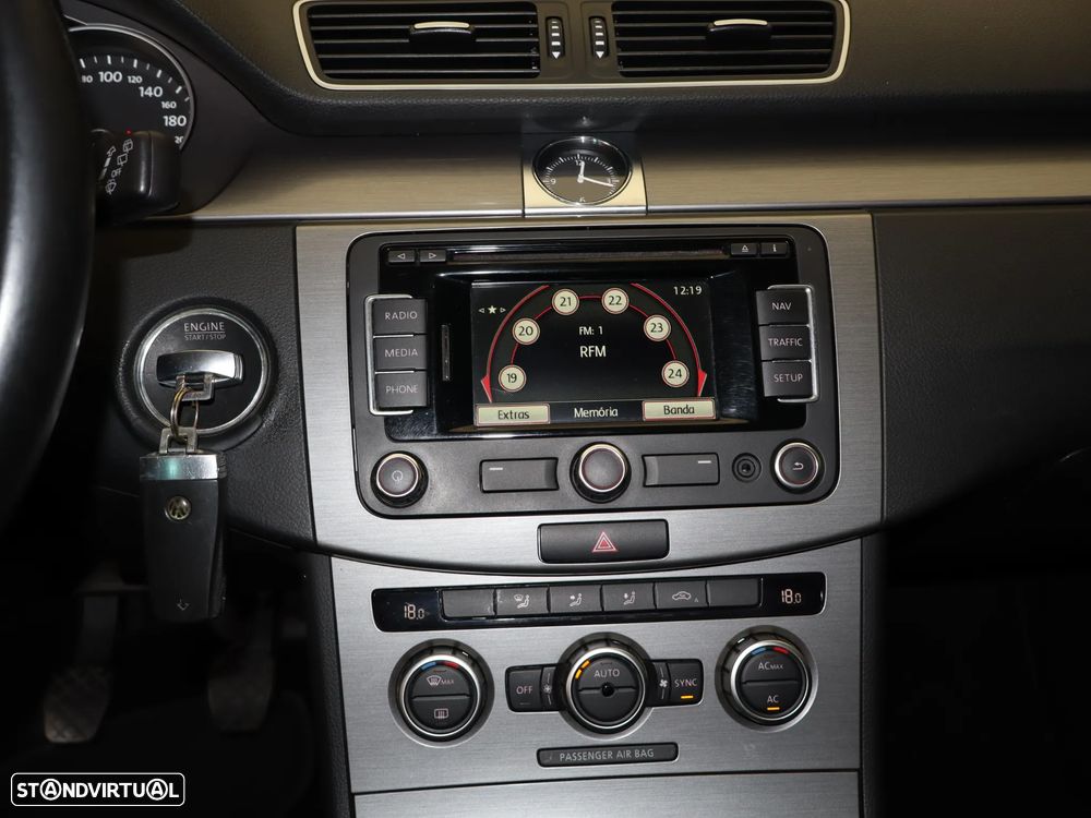 VW Passat Variant 1.6 TDI BlueMotion Comfortline - 22