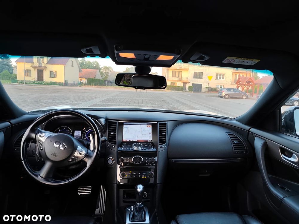 Infiniti Q70 3.0d S - 11