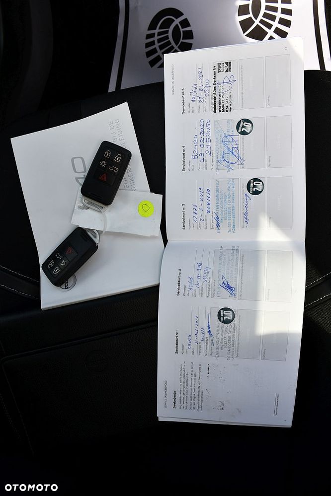 Volvo V40 T2 Geartronic Momentum - 34