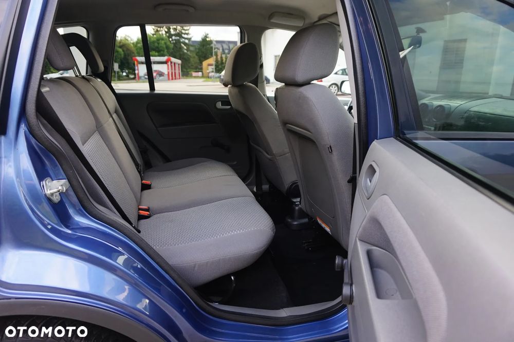 Ford Fusion - 36