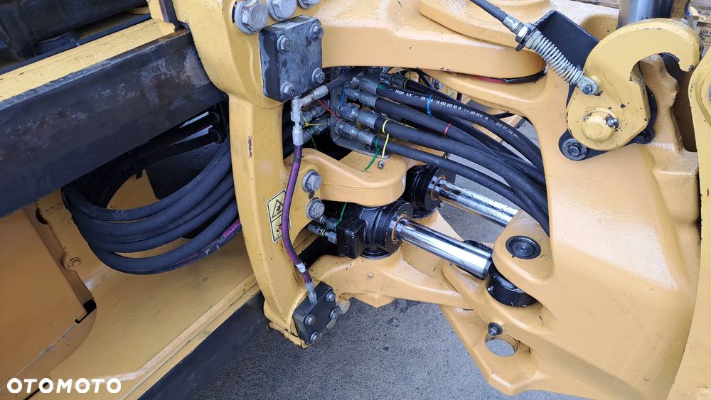 Caterpillar 432F3 - 6