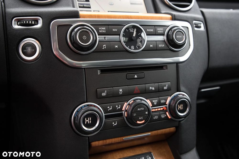 Land Rover Discovery 3.0 SD V6 HSE - 29