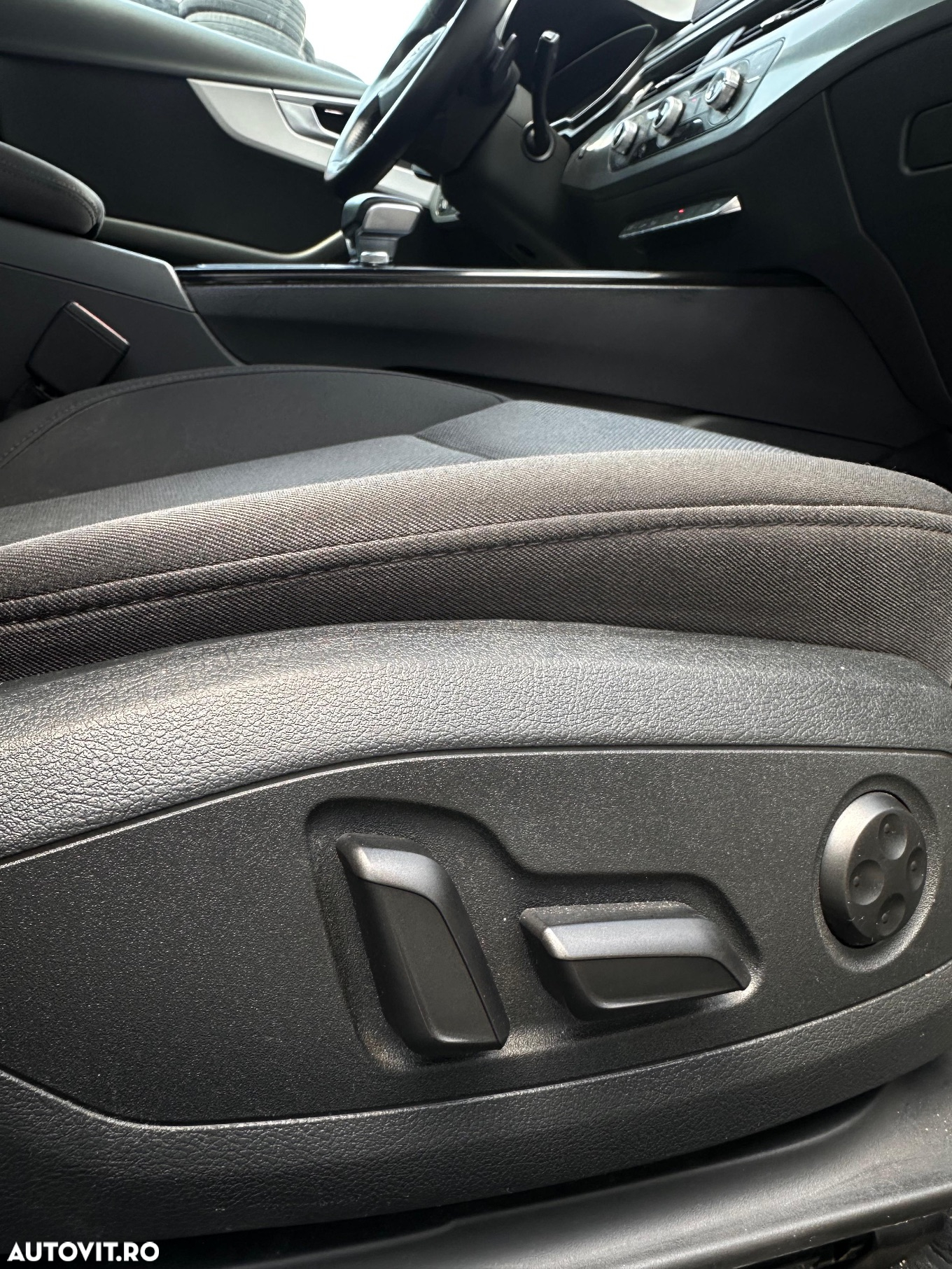 Audi A4 Avant 2.0 TDI quattro S tronic - 11