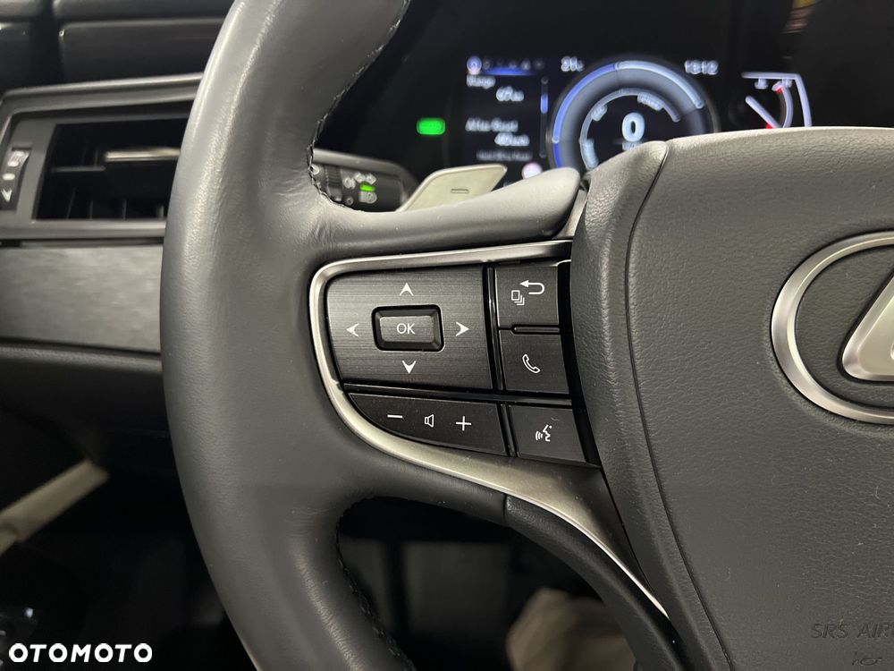 Lexus ES 300h Business Edition - 31