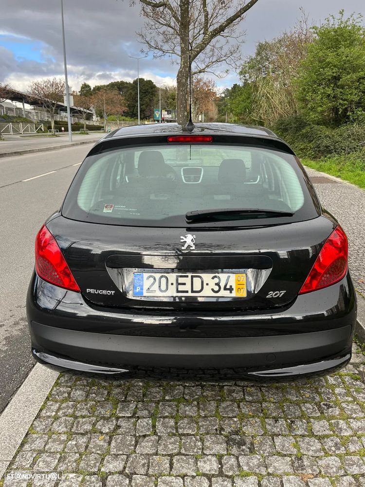 Peugeot 207 1.4 16V Premium - 4