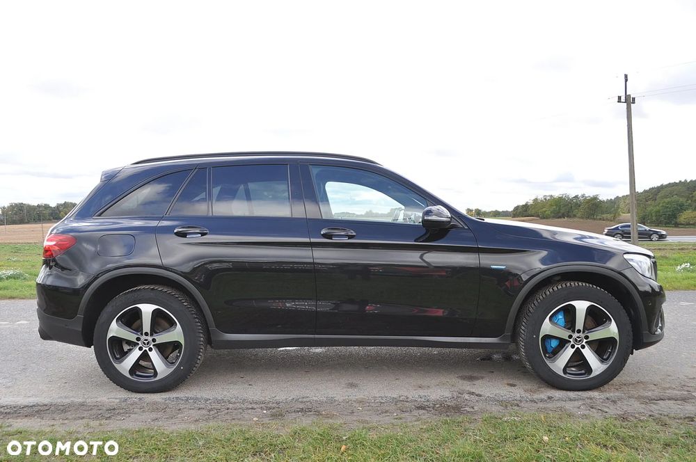 Mercedes-Benz GLC 350 e 4Matic 7G-TRONIC AMG Line - 3