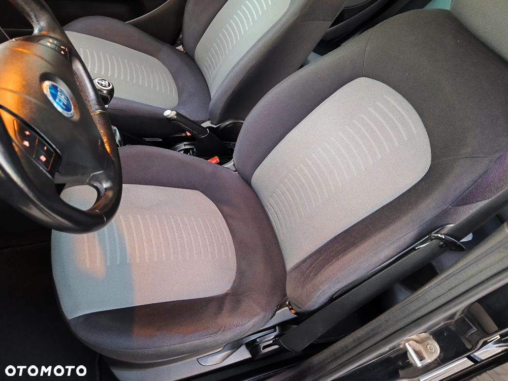 Fiat Punto 1.4 16V Dynamic - 29