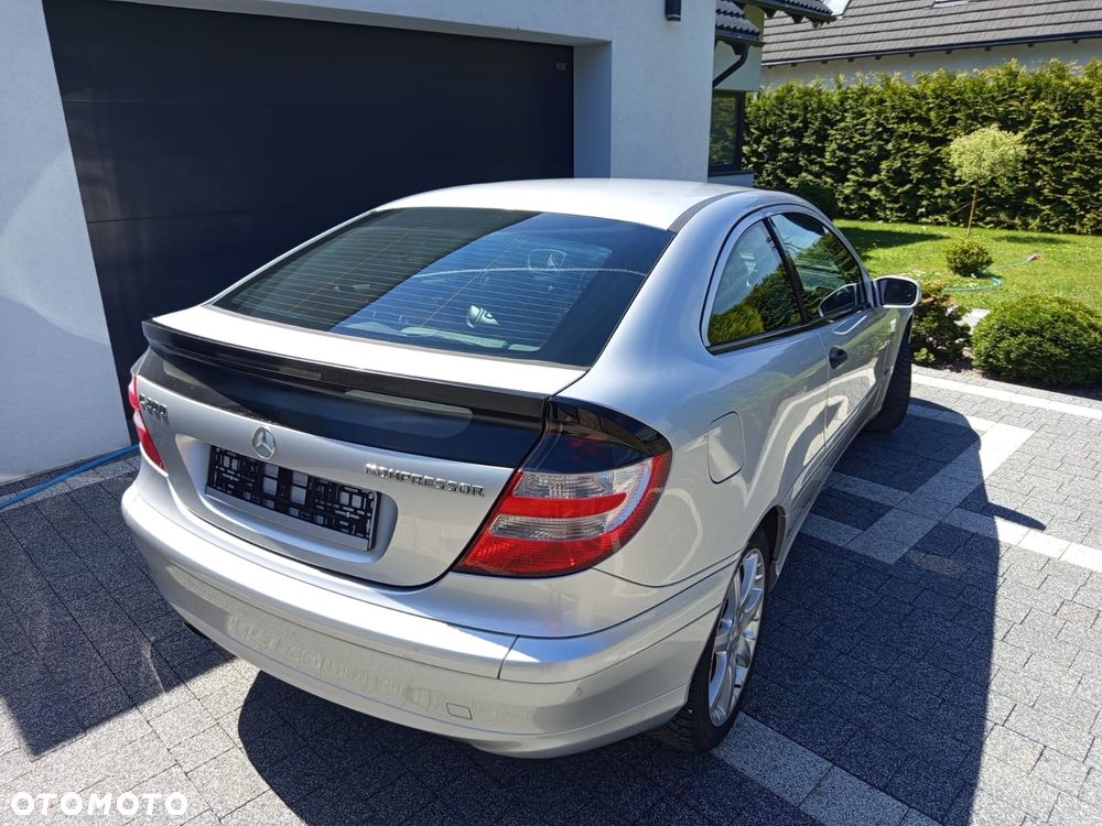 Mercedes-Benz Klasa C 200 Kompressor Automatik - 30