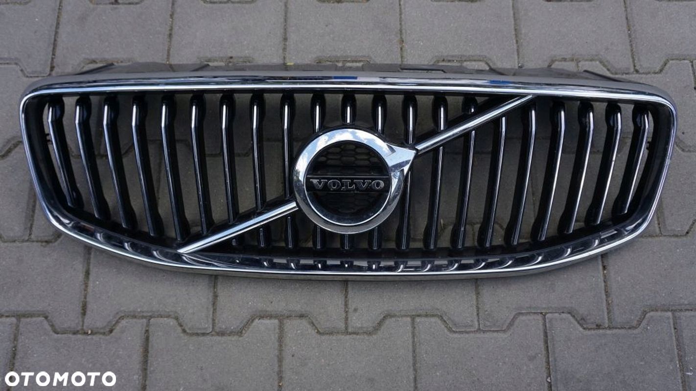 VOLVO XC60 II INSCRIPTION - GRILL ATRAPA CHŁODNICY - 1