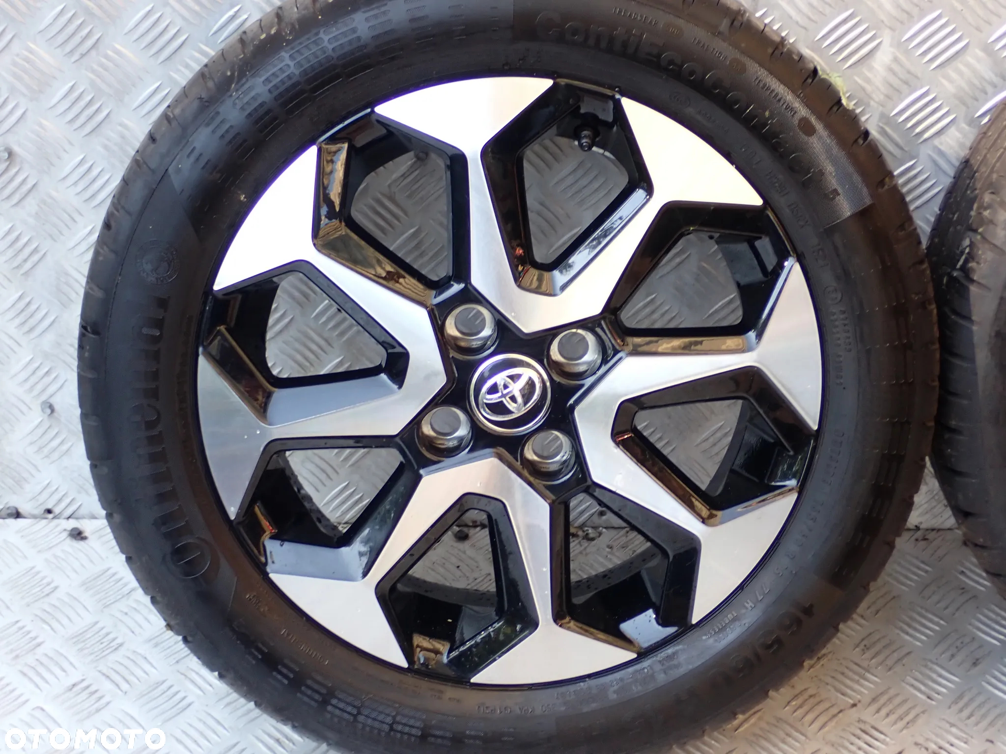 KOŁA FELGI ALUMINIOWE TOYOTA AYGO II  4,5JX15  ET 35  4X100  42611-0H050  Z OPONAMI LATO 165/60/15  2200 ZŁ - 4