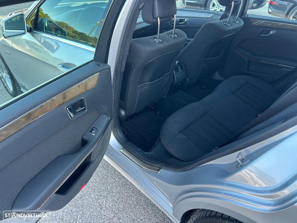 Mercedes-Benz E 250 CGI BlueEFFICIENCY 7G-TRONIC - 23