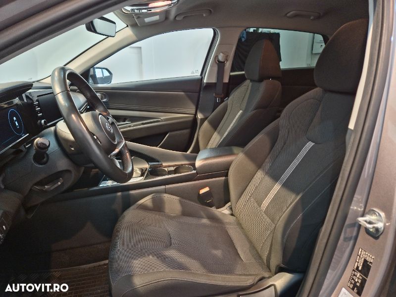 Hyundai Elantra 1.6 l 123 CP CVT Exclusive - 18