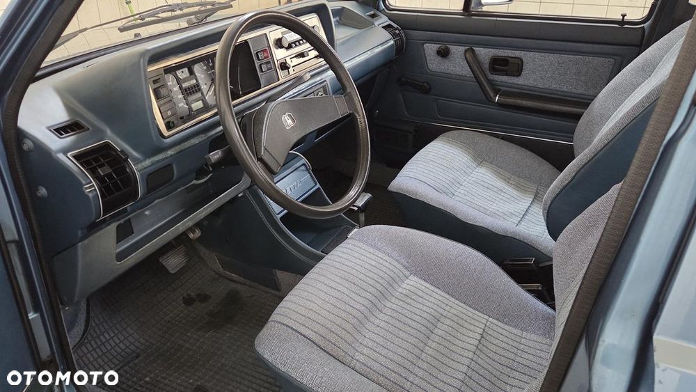 Volkswagen Jetta - 12