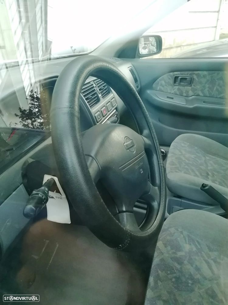 Nissan Almera - 11