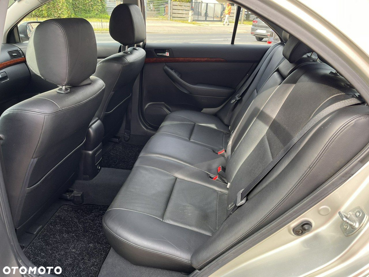 Toyota Avensis - 25
