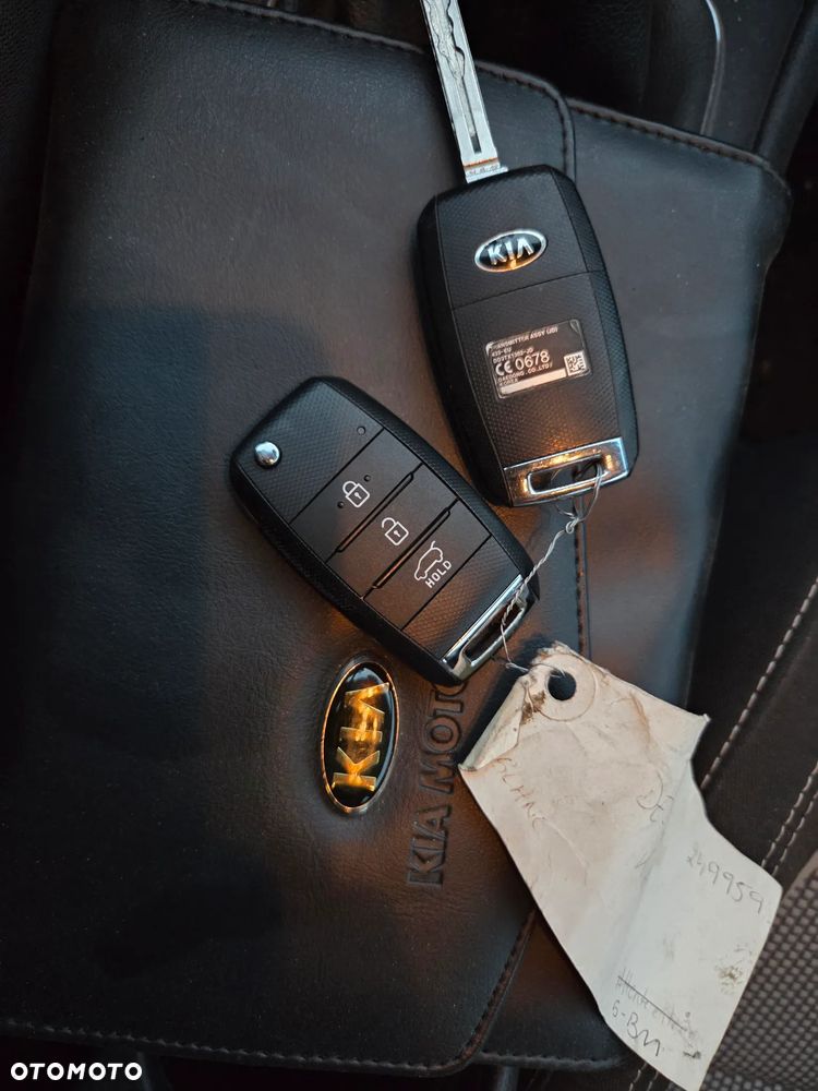 Kia Ceed 1.6 CRDi 128 Dream Team Edition - 31