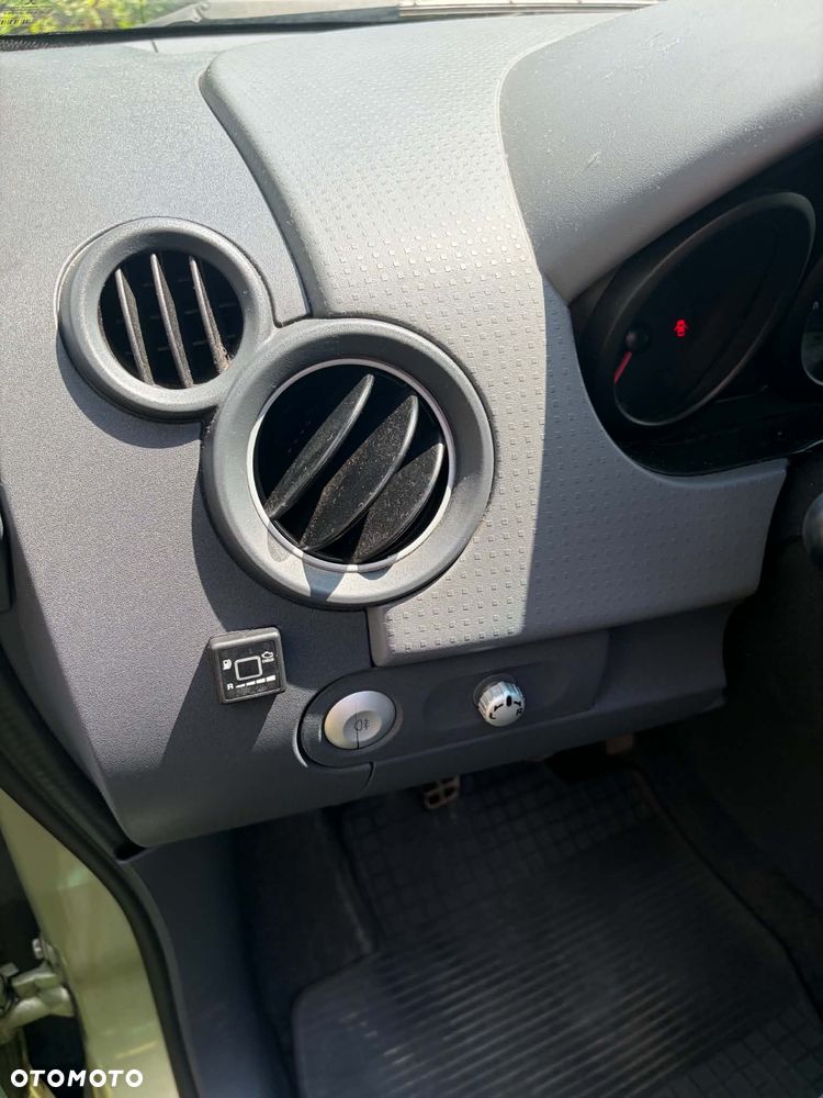 Mitsubishi Colt 1.1 - 7
