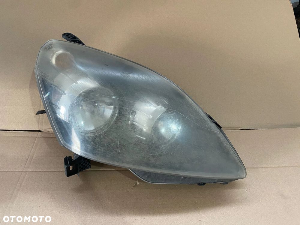 LAMPA PRAWA PRZÓD OPEL ZAFIRA B EUROPA - 1