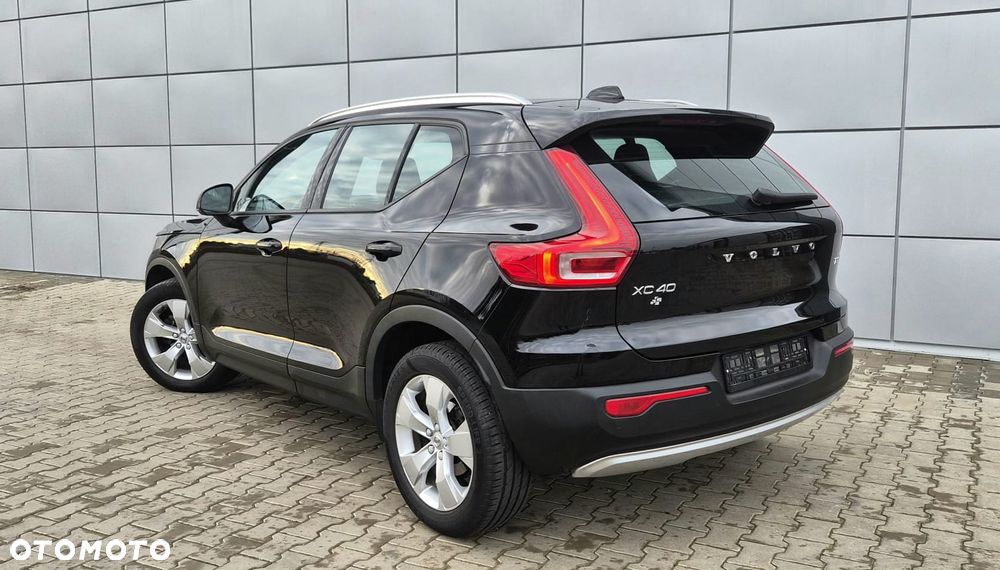 Volvo XC 40 T3 Geartronic Momentum Pro - 10