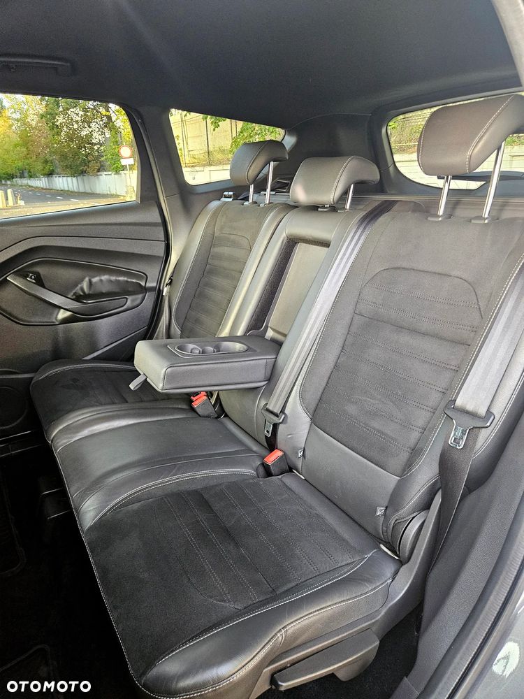 Ford Kuga 2.0 TDCi 2x4 ST-Line - 11